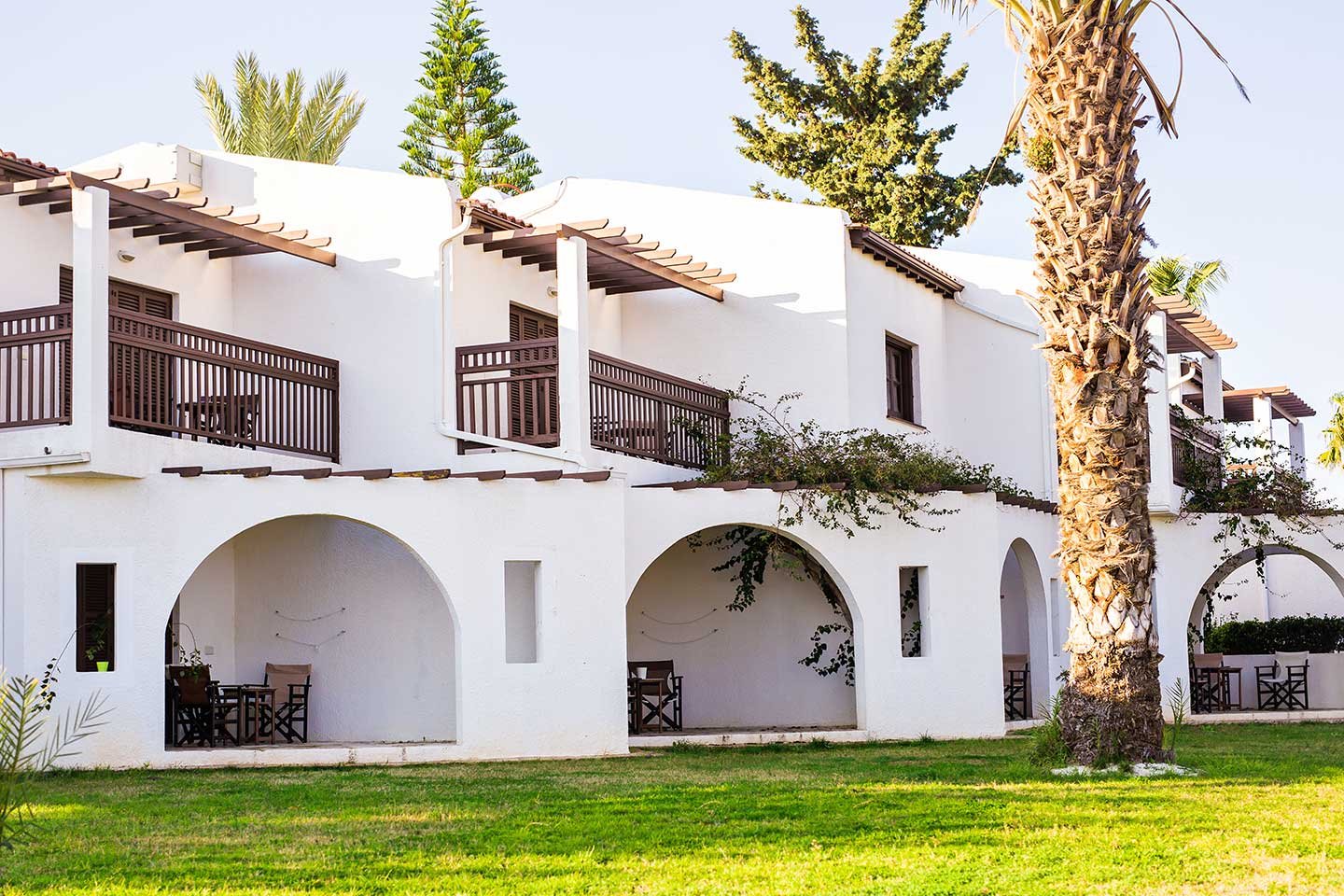 Casa con Jardín Exuberante