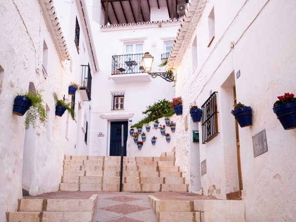 Casa con Gran Parcela y Piscina